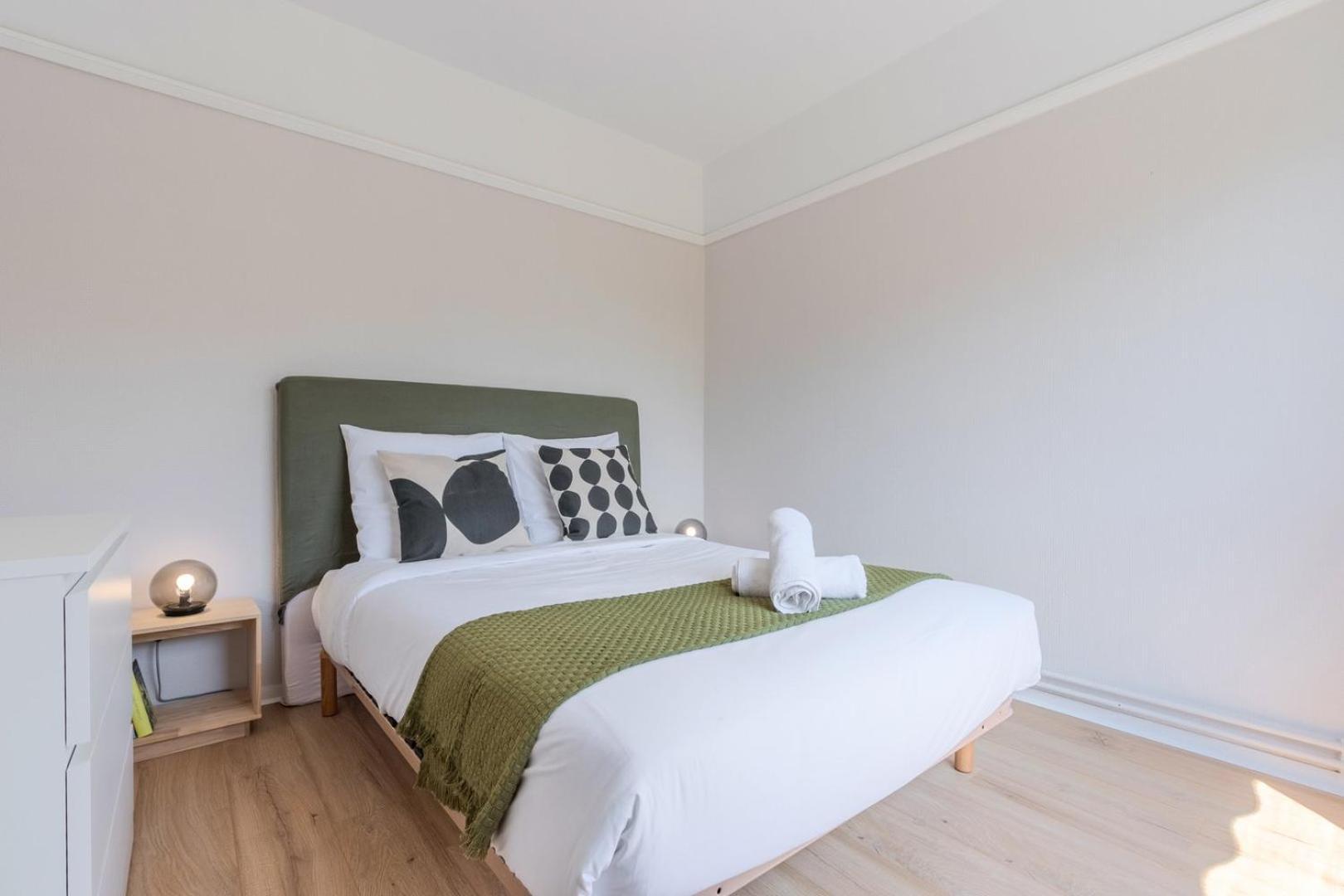 Spacious 3 Bedroom Apartment & Private Parking! Lambersart Eksteriør bilde