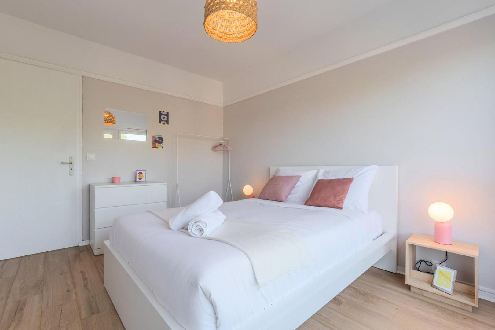Spacious 3 Bedroom Apartment & Private Parking! Lambersart Eksteriør bilde