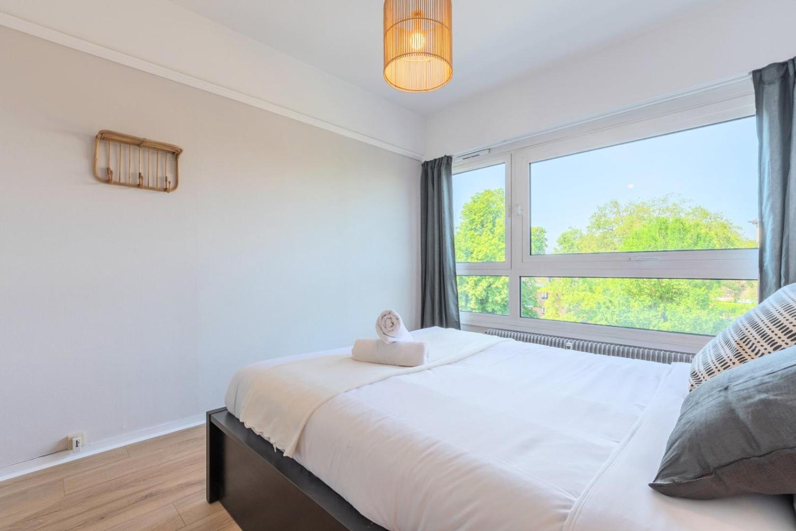 Spacious 3 Bedroom Apartment & Private Parking! Lambersart Eksteriør bilde